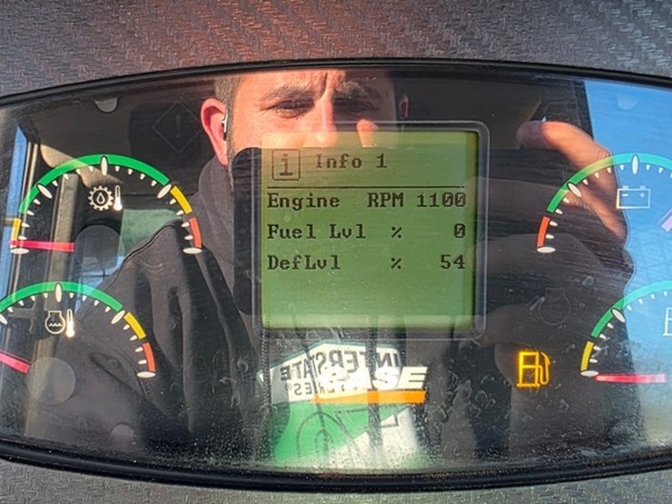 2013-case-850m-image-84