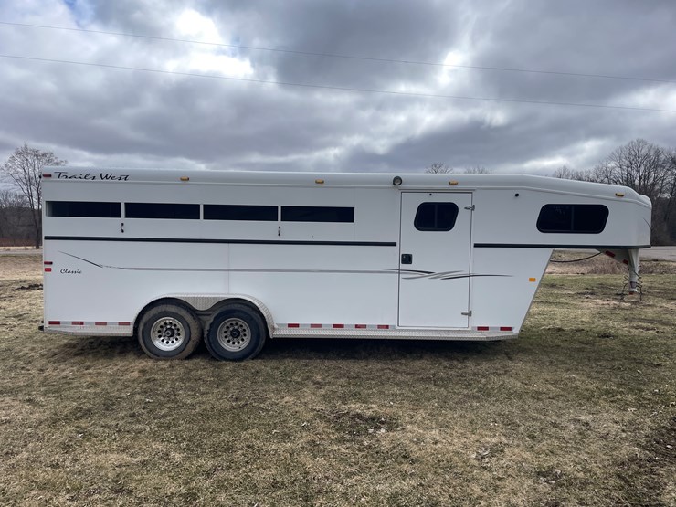 #292-•-2005-trails-west-classic-horse-trailer-(has-mn-title-in-delay)(scandia,-mn)-image-6