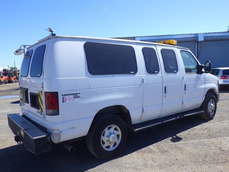 2009-ford-econoline-350-image-4