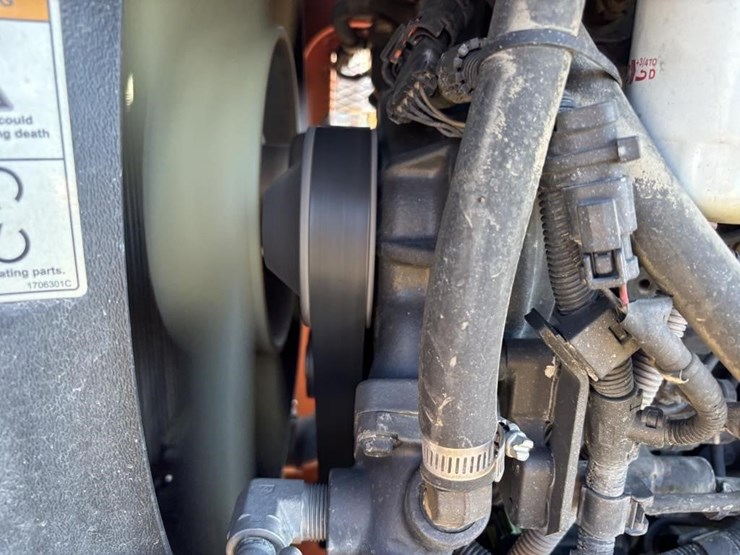 2014-jlg-8042-image-45