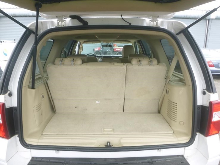 2015-ford-expedition-image-10