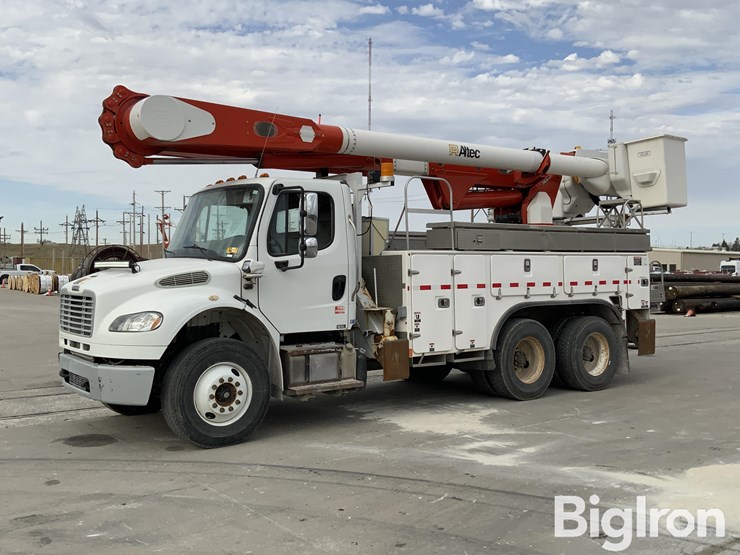 2015-freightliner-m2-106-image-9