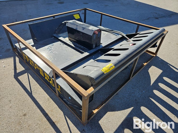 2025-massey-ferguson-730-image-3