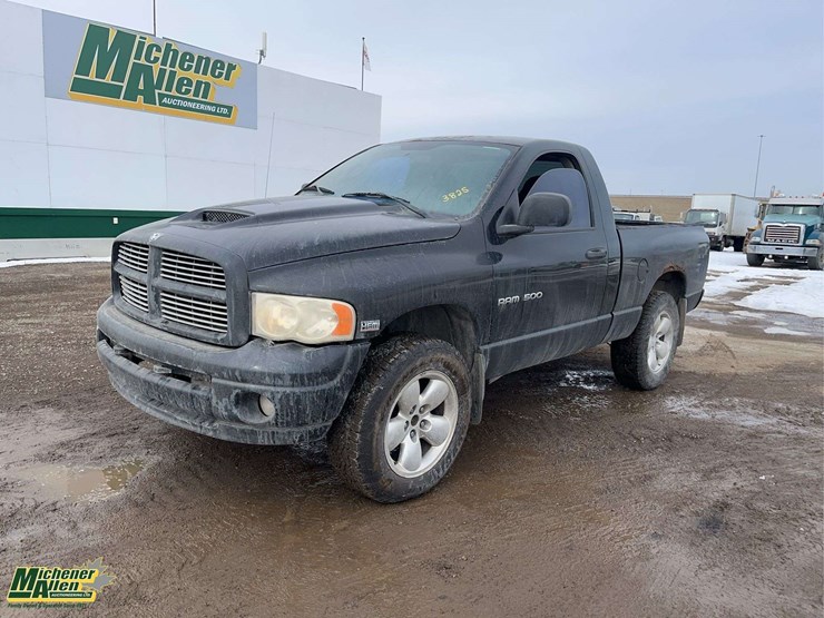 2004-dodge-ram-1500-image-1