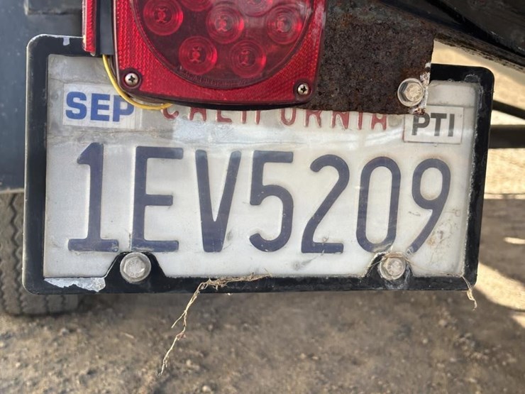 1995-unknown-trailer-image-44