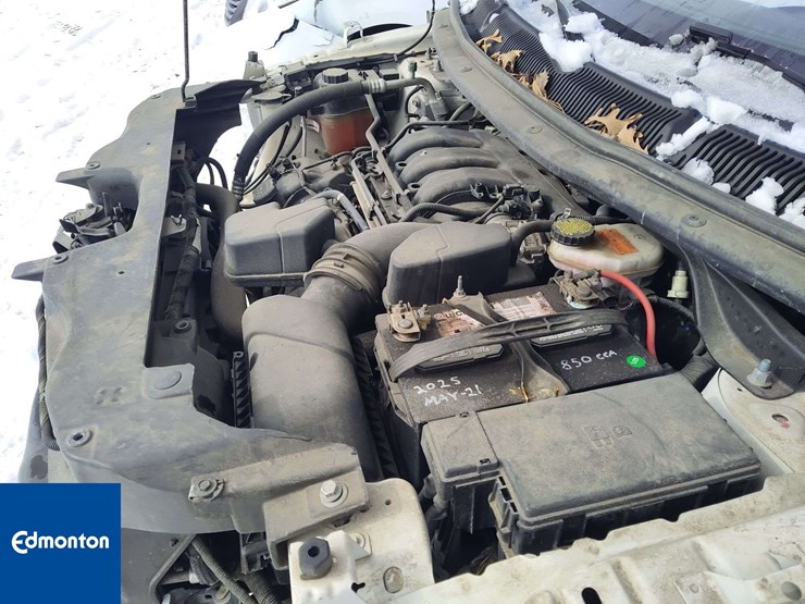 2019-ford-explorer-image-24