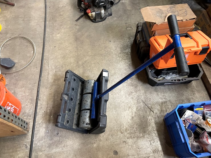 #2536-•-linoleum-roller-(columbia-heights,-mn)-image-2