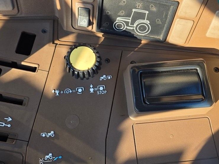 2002-john-deere-6410-image-76