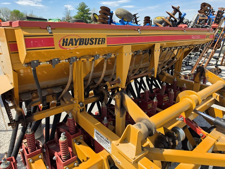 2016-haybuster-107c-image-4