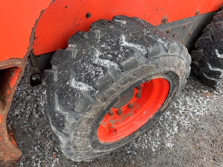 2022-kubota-ssv75-image-13