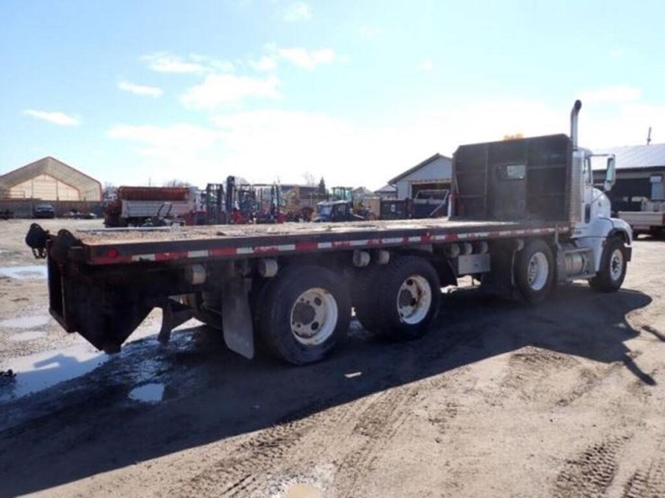 2001-freightliner-fld112-image-5