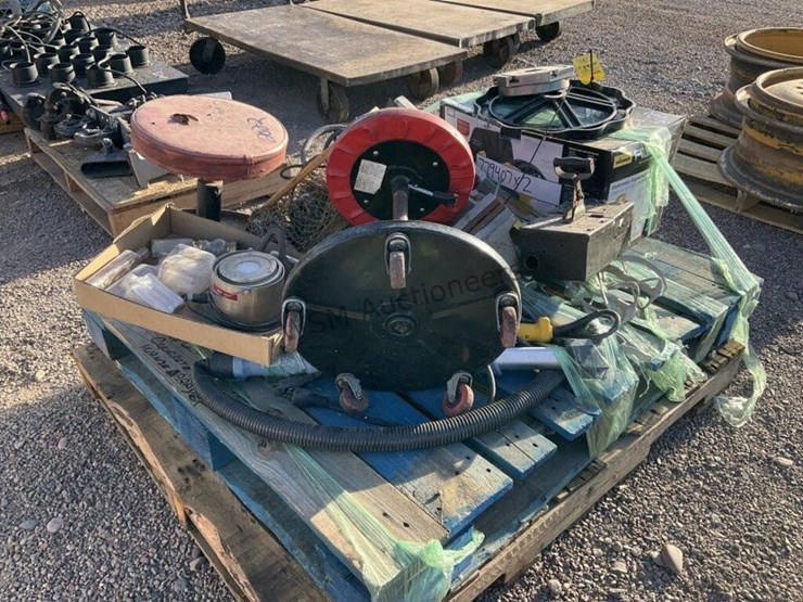 pallet-of-miscellaneous-tools-image-3