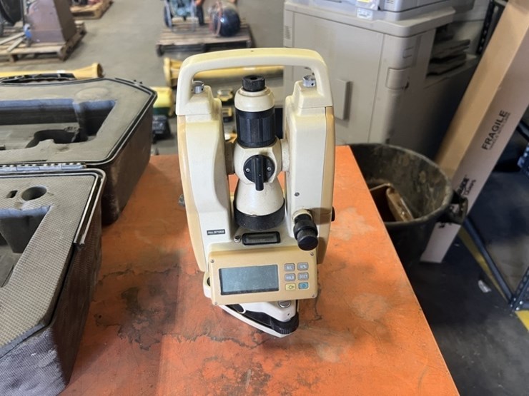 david-white-dwt-10-digital-theodolite-image-3