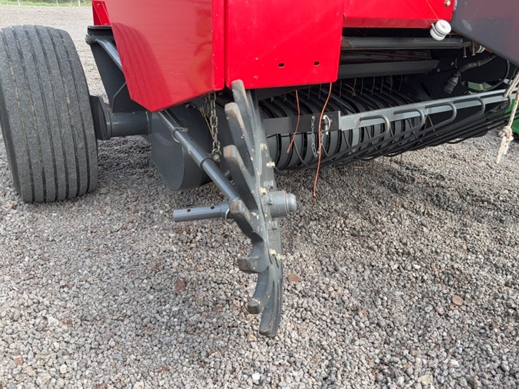 massey-ferguson-1745-image-3