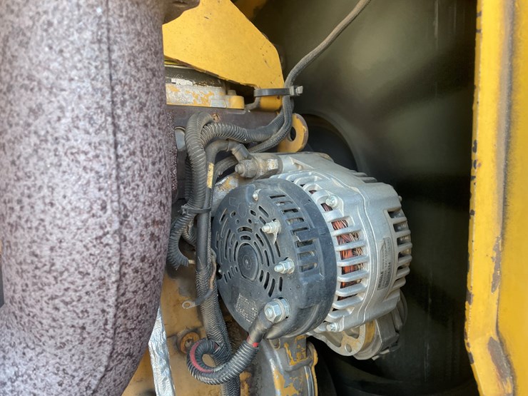 2008-caterpillar-553-image-48