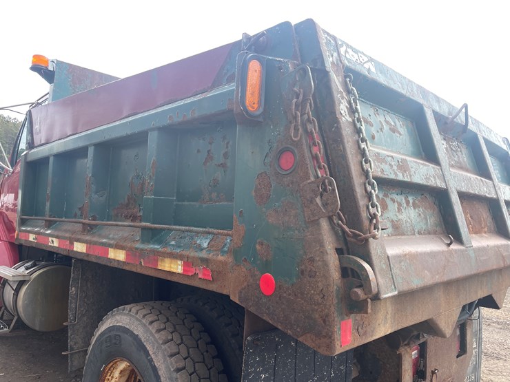 #212-•-2005-sterling-dump-truck-(has-mn-title)-(mora,-mn)-image-17