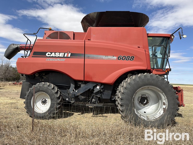 2009-case-ih-6088-image-4
