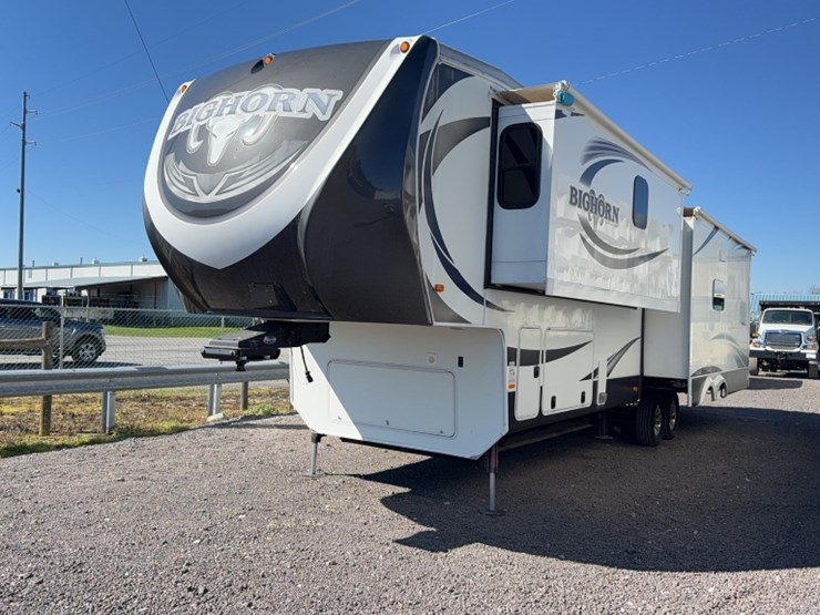 #3003-•-2014-big-horn-39'-5th-wheel-camper-image-1