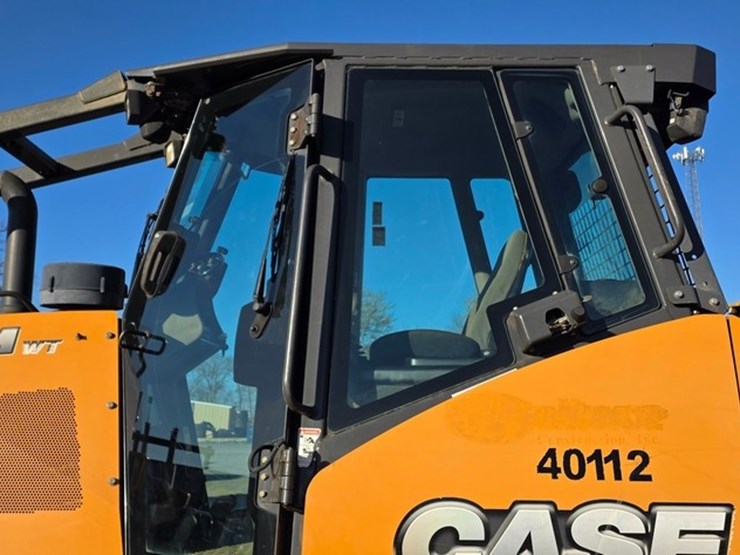 2013-case-850m-image-16