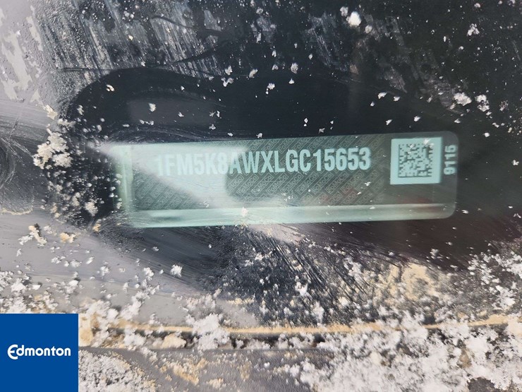 2020-ford-explorer-image-31