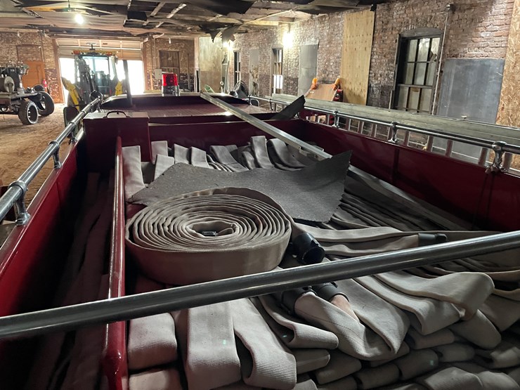 #210-•-1964-chevy-80-(howe)-fire-truck-(no-brakes)-(no-title)-(wakefield,-mi)-image-22