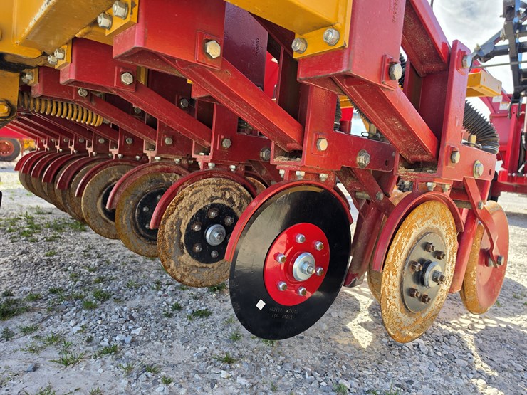 2022-haybuster-107c-image-14