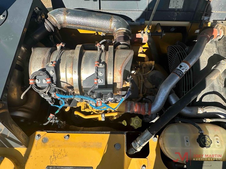 2021-deere-200-lc-image-14