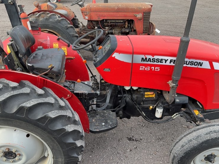massey-ferguson-2615-image-5