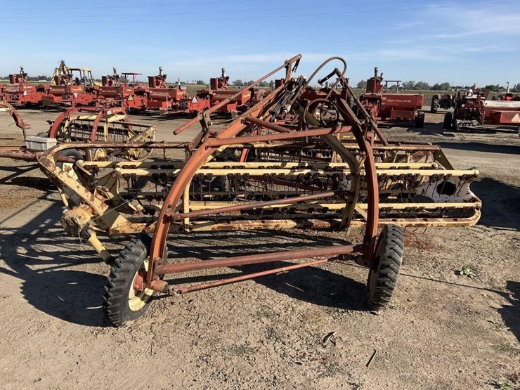 new-holland-260-image-5