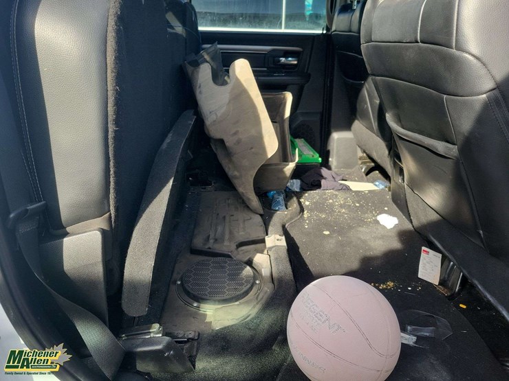 2013-dodge-1500-image-25