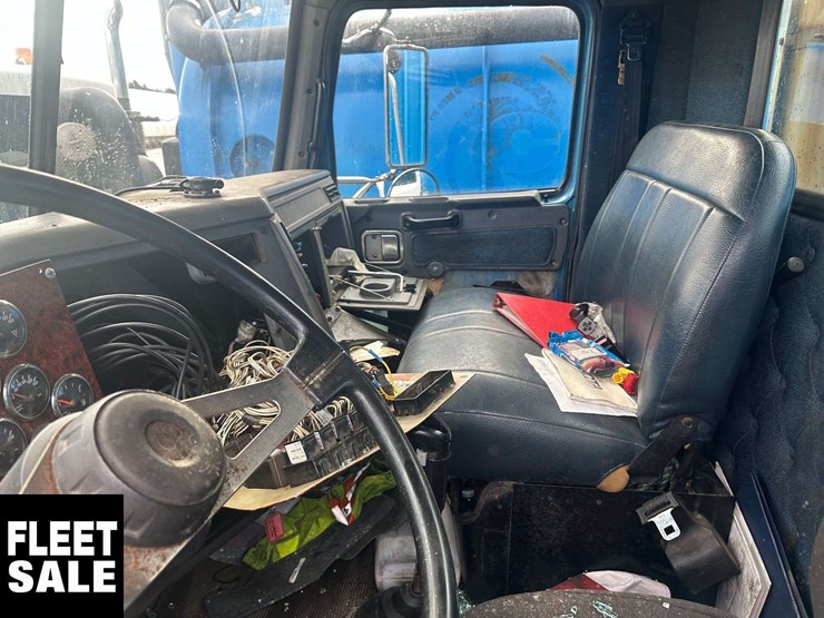 2005-western-star-4900-image-13