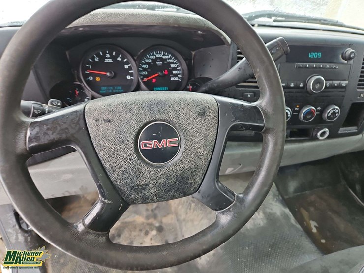 2010-gmc-sierra-1500-image-21