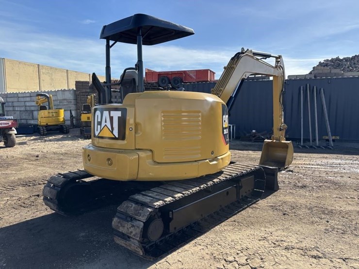 2015-caterpillar-305.5e2-cr-image-3