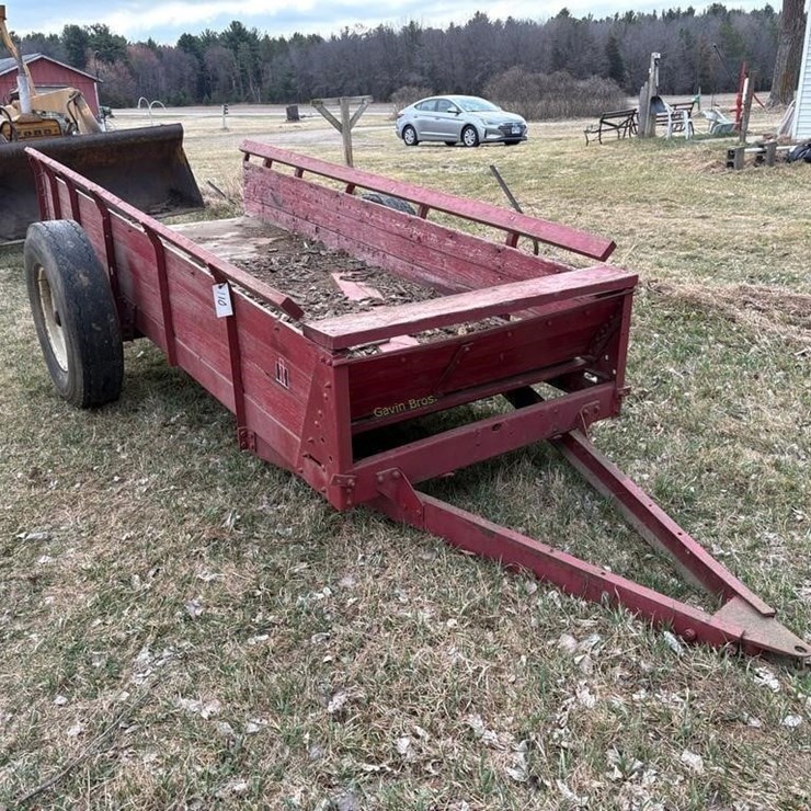 IH Wood Hauler Spreader