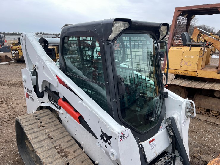 2018-bobcat-t740-image-15