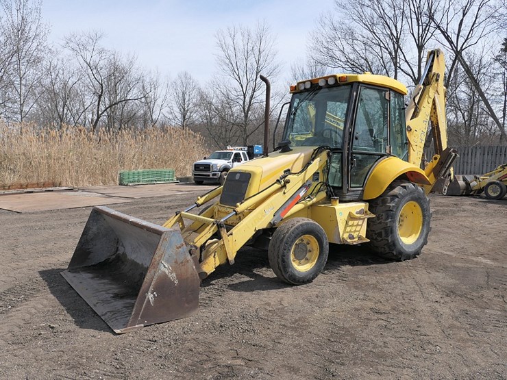 2002-new-holland-lb110-image-1