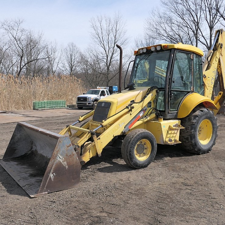 2002 NEW HOLLAND LB110
