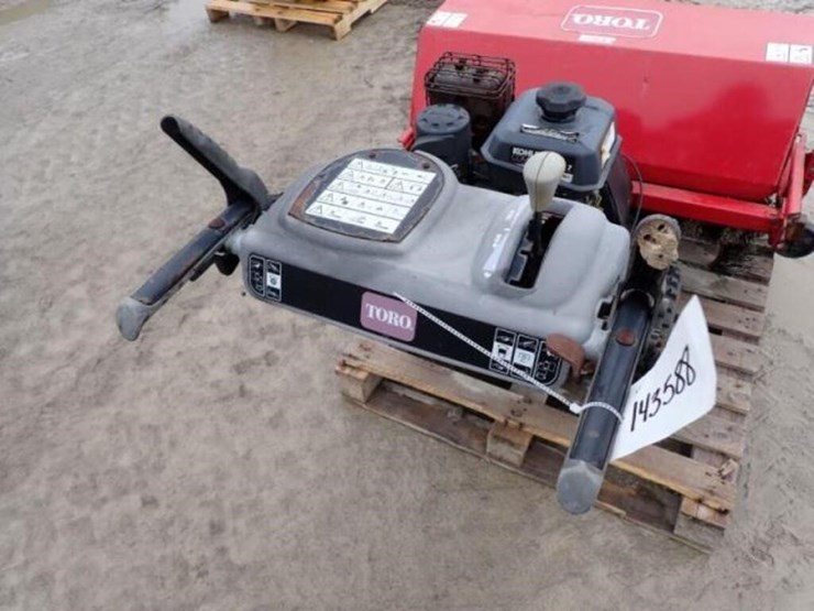 toro-power-broom-36-in.-walk-behind-rotary-broom-3-image-9