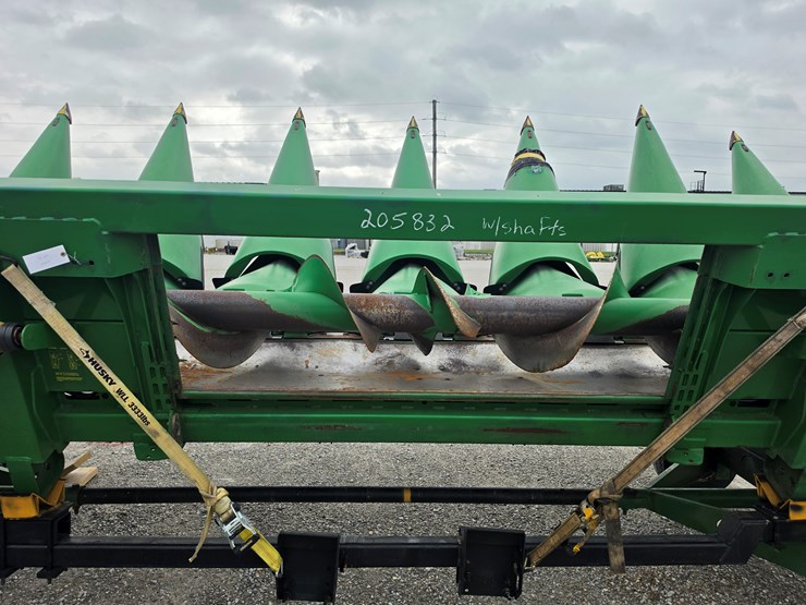 2010-john-deere-608c-image-8