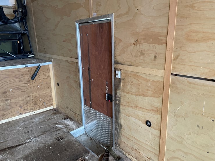 #280-•-2015-united-uxgn-8.536tr80-(3)-axle-enclosed-trailer-(has-wi.-title)-(mason,-wi)-image-50