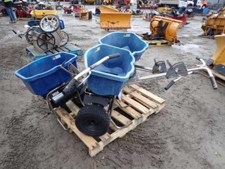 qty-of-(3)-chapin-broadcast-spreaders-image-5