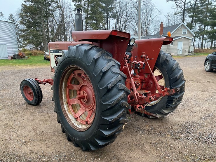 1976-international-686-image-9