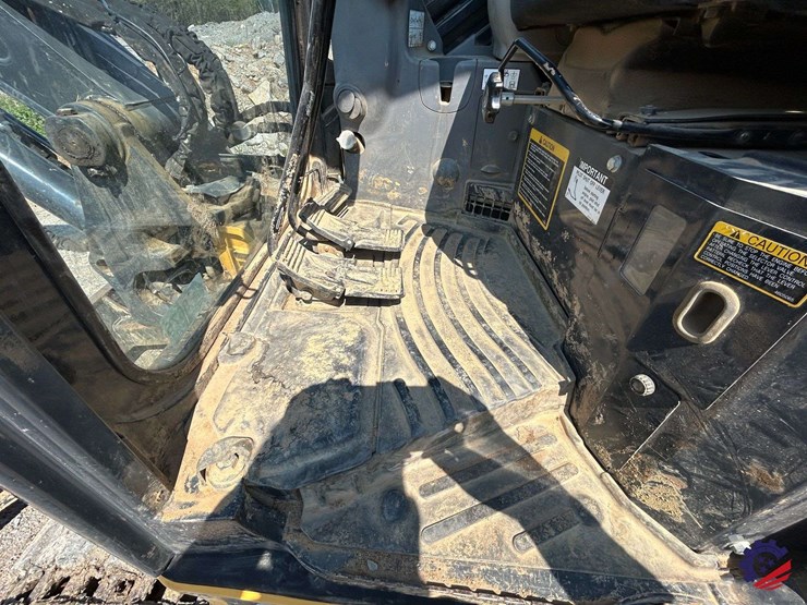 2021-deere-60g-image-50