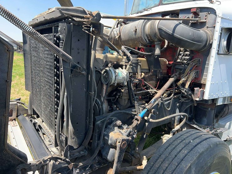 1989-peterbilt-375-image-22