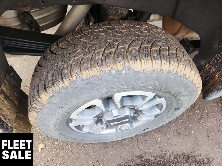 2024-gmc-sierra-2500hd-image-12