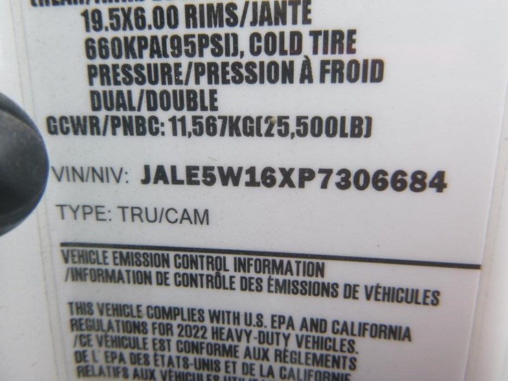 2023-isuzu-nrr-image-23