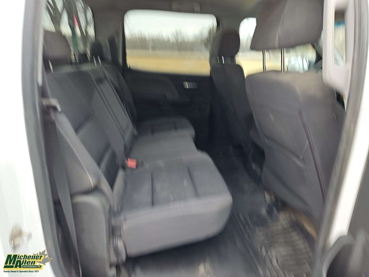 2018-chevrolet-silverado-1500-image-23