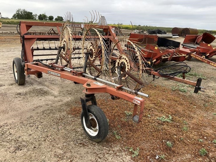 h-&-s-hay-machine-ii-image-3