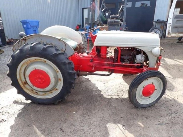 ford-tractor-image-4