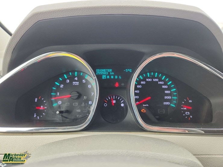 2011-chevrolet-traverse-ls-image-19